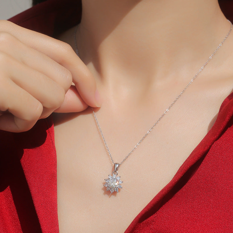 Floral Diamond Pendant 925 Silver Moissanite