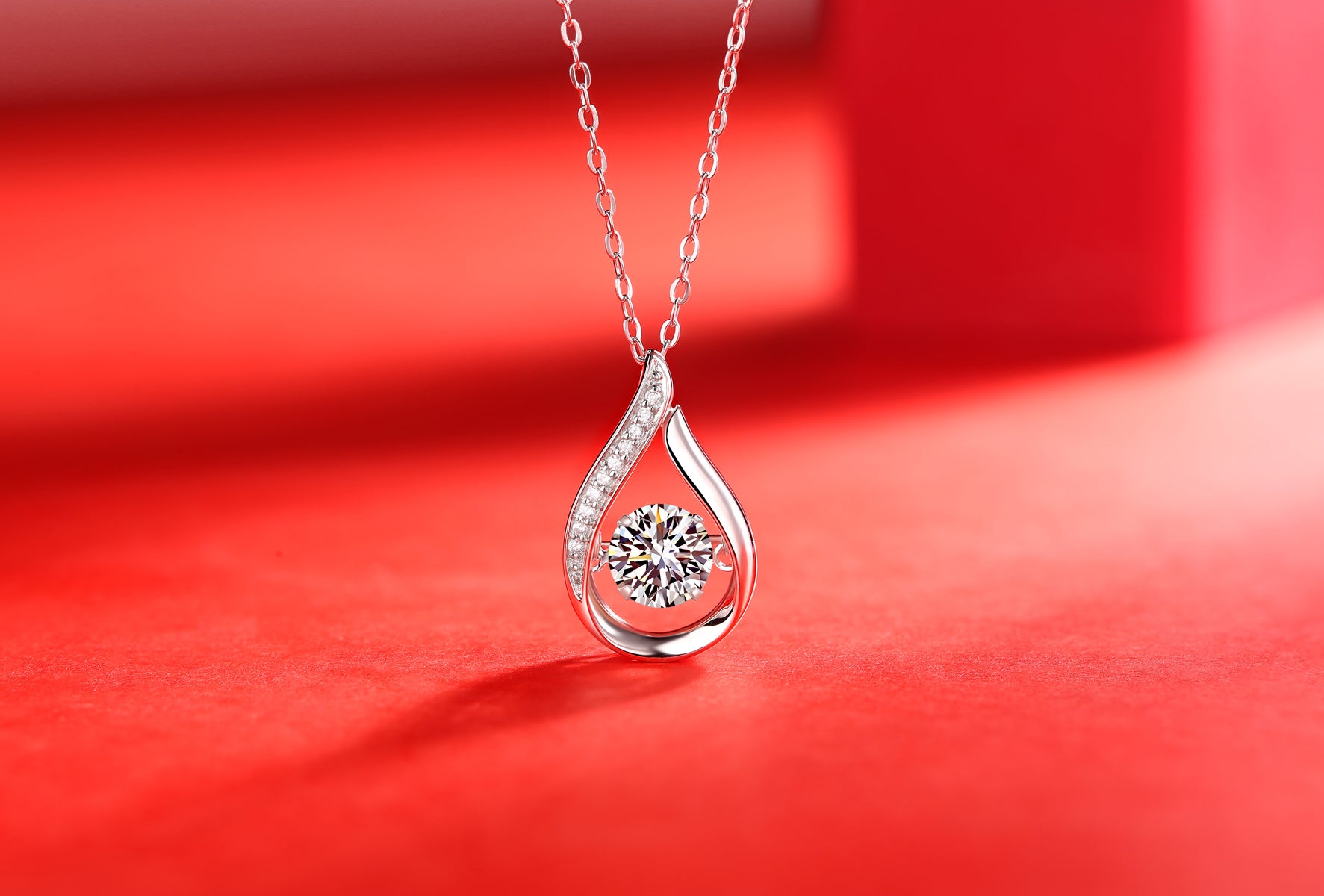 Heartbeat Diamond Pendant Necklace Set With Moissanite Diamond Silver Ornaments