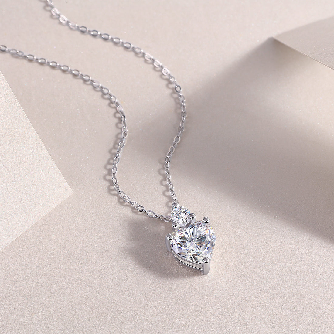 Heart Cur VVS Moissanite Pendant Set With S925 Sterling Silver And Platinum Plating