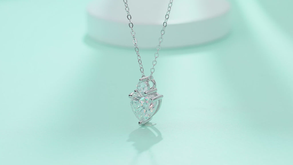 Heart Cur VVS Moissanite Pendant Set With S925 Sterling Silver And Platinum Plating
